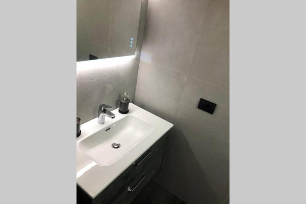Marghera district apartment Milano Esterno foto